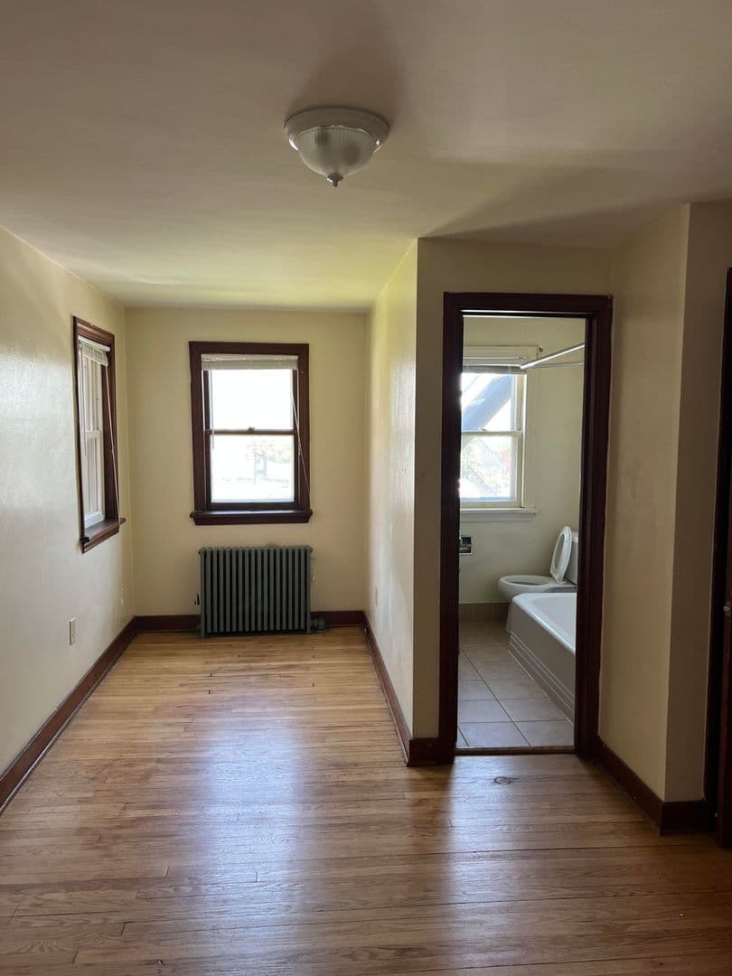State College Apartment: 728 W College Ave, Apt 7