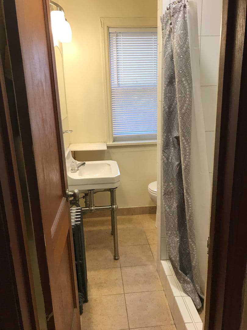 State College Apartment: 728 W College Ave, Apt 10