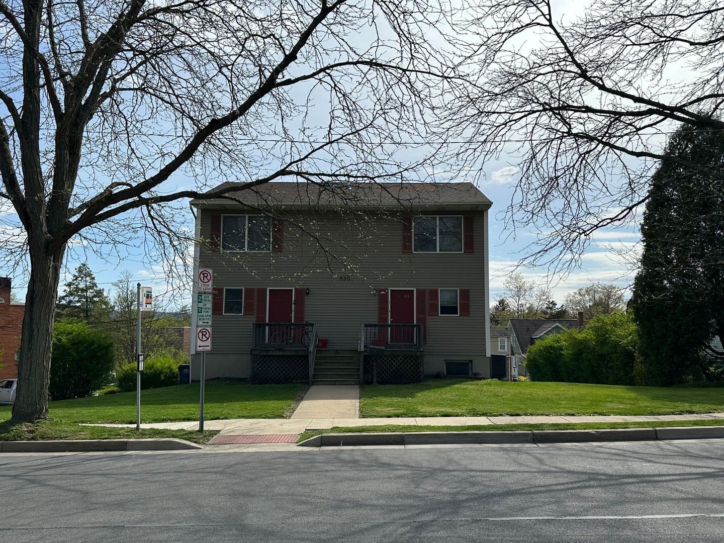 State College Apartment: 830 S Pugh St