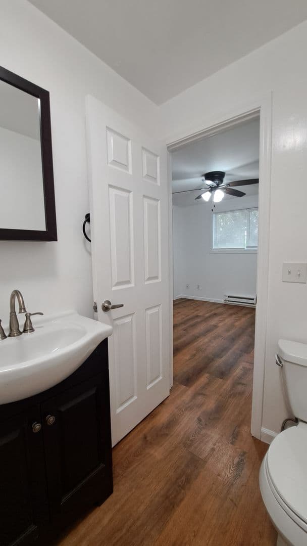 Bremerton House: 920 Highland Ave Unit A