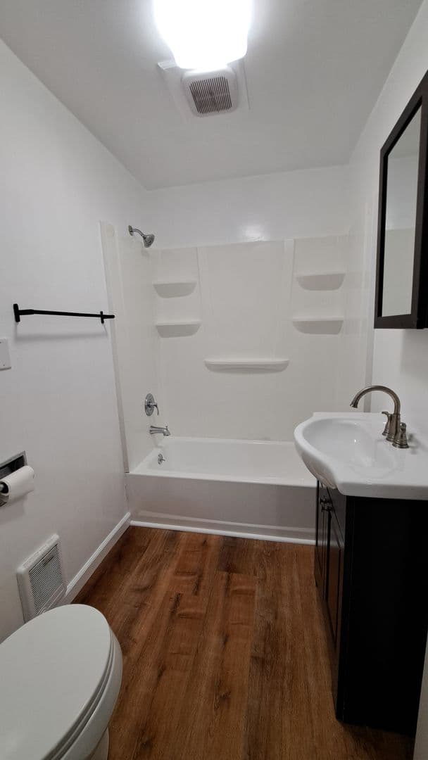 Bremerton House: 920 Highland Ave Unit A