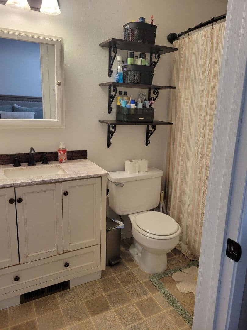 Bremerton House: 1604 Arvon Ave