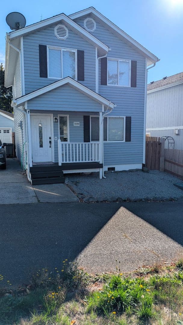 Bremerton House: 1604 Arvon Ave