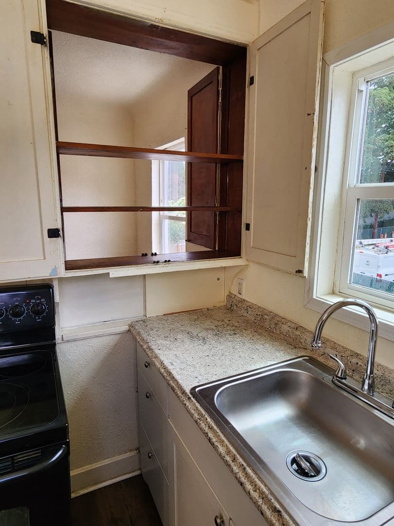 Bremerton House: 1222 Park Avenue Unit 3