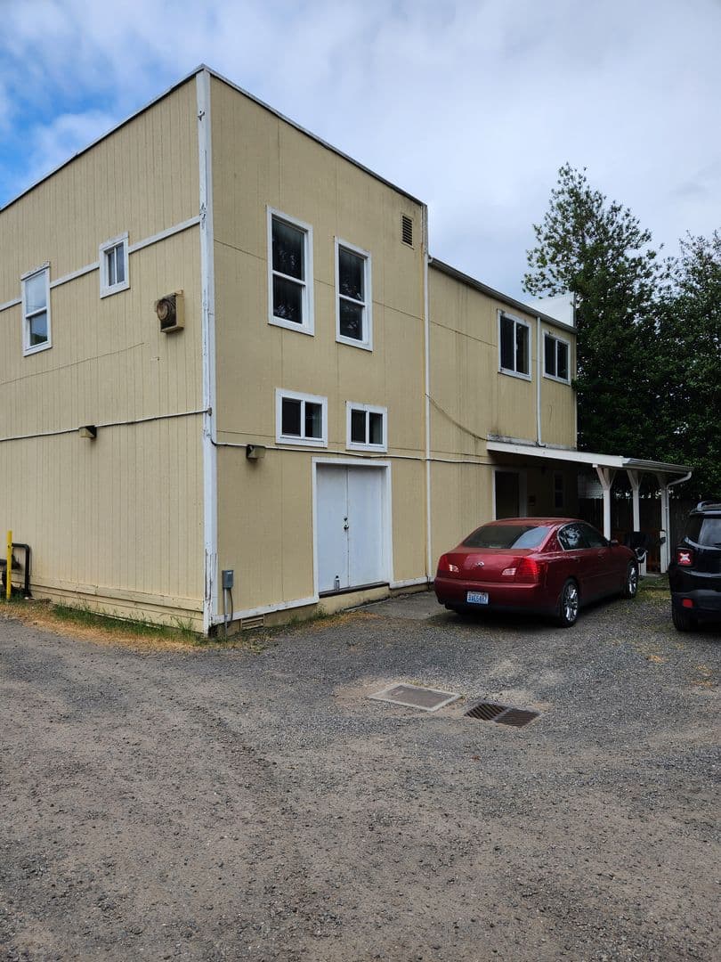 Bremerton House: 1222 Park Avenue Unit 3