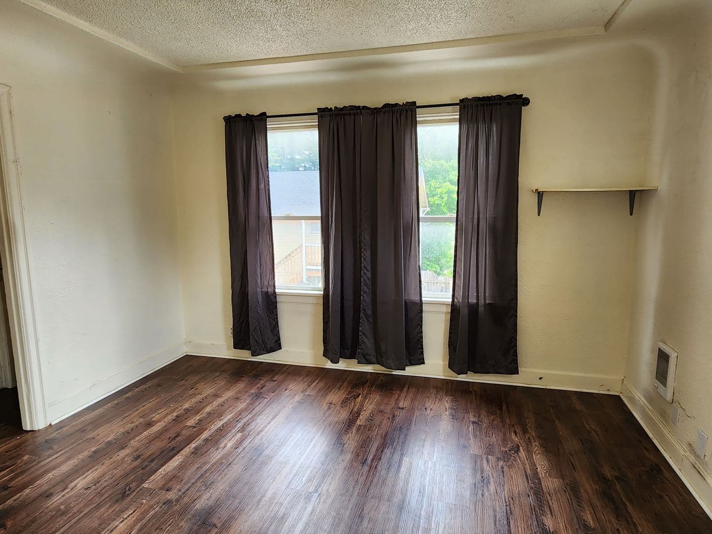 Bremerton House: 1222 Park Avenue Unit 3