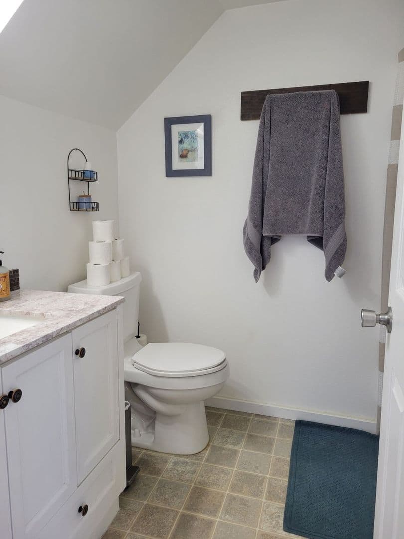 Bremerton House: 1604 Arvon Ave
