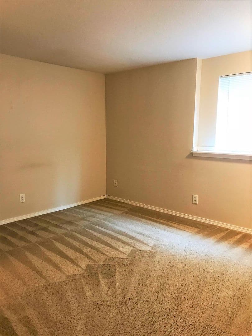 Silverdale Apartment: 9717 Danwood Lane Unit 3