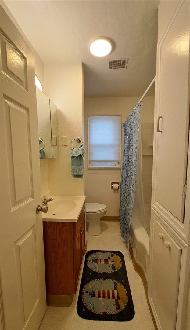 Bremerton House: 1720 Snyder Avenue