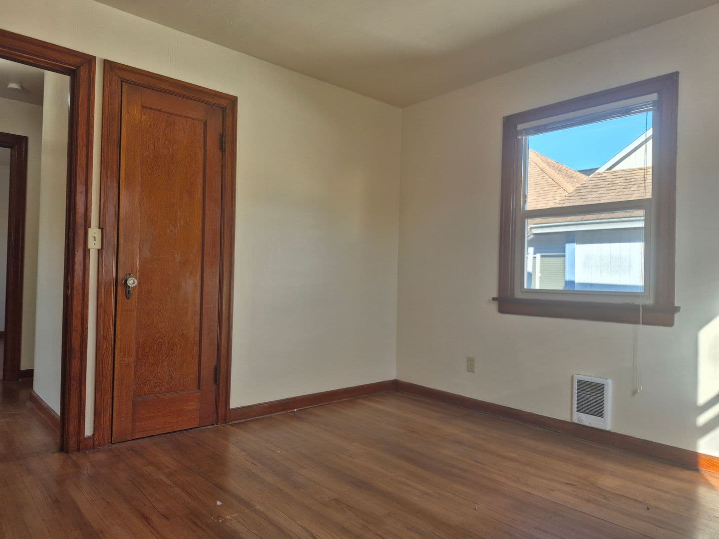 Bremerton Townhome: 810 High Avenue