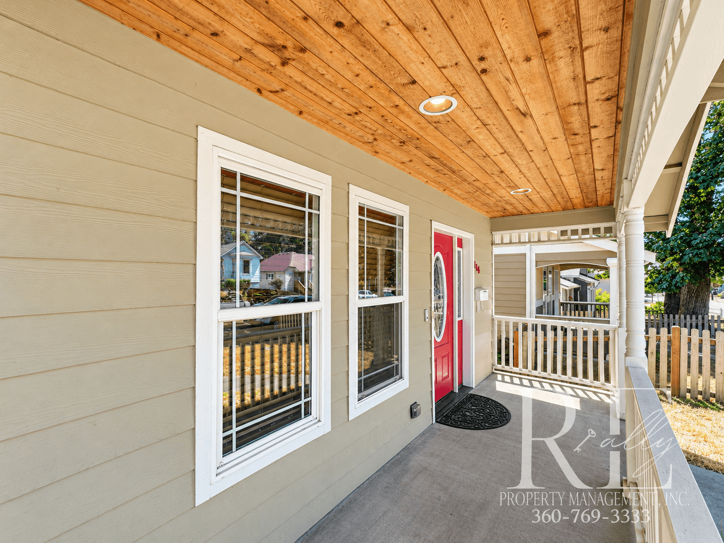 Bremerton House: 114 Wycoff Ave N