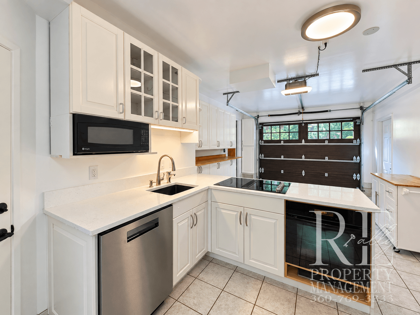Bainbridge Island Apartment: 14444 Sunrise Drive NE - ADU
