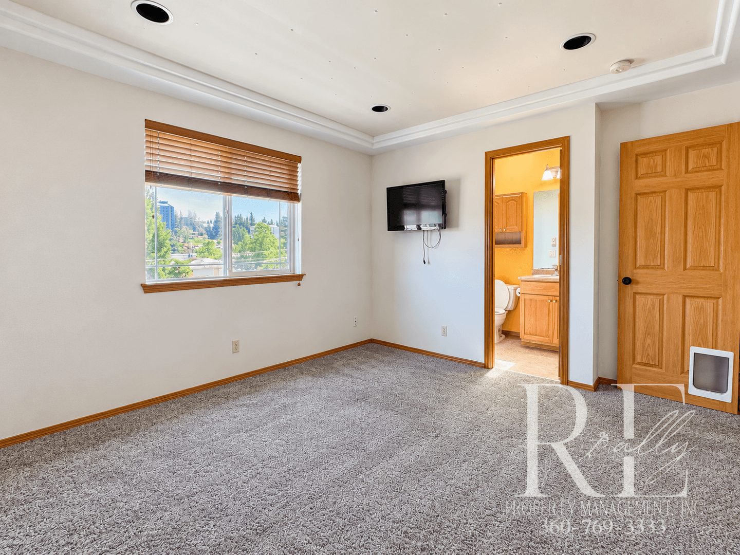 Bremerton House: 114 Wycoff Ave N
