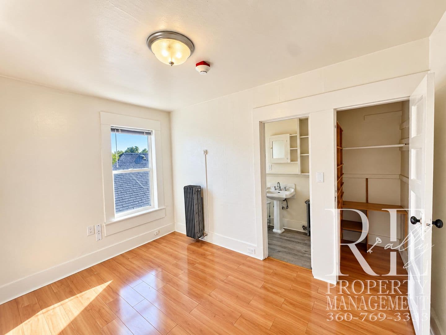 Bremerton Apartment: 902 Pleasant Ave - Unit 2