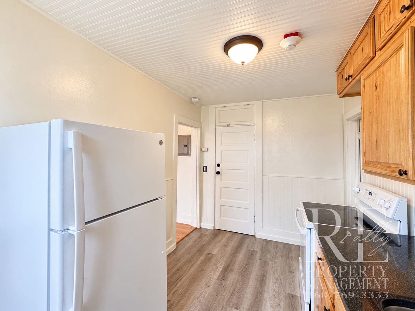 Bremerton Apartment: 902 Pleasant Ave