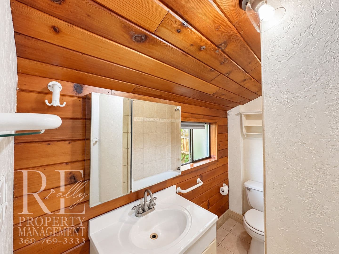 Bremerton House: 1510 Bloomington Ave