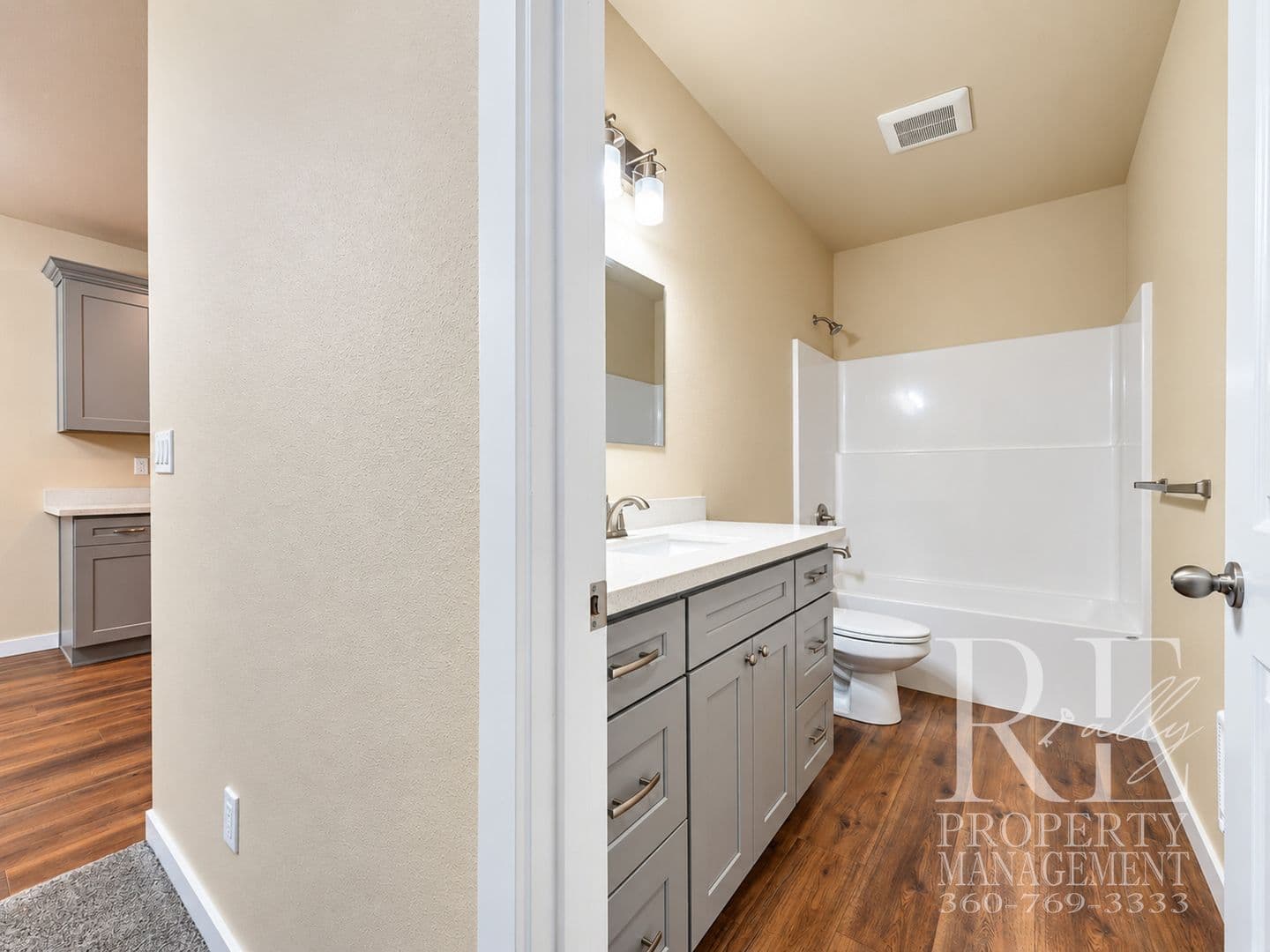 Port Orchard Townhome: 2306 SE Lund Ave