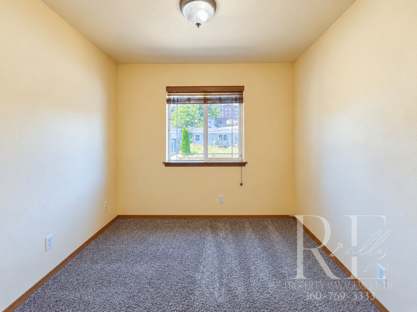 Bremerton House: 114 Wycoff Ave N