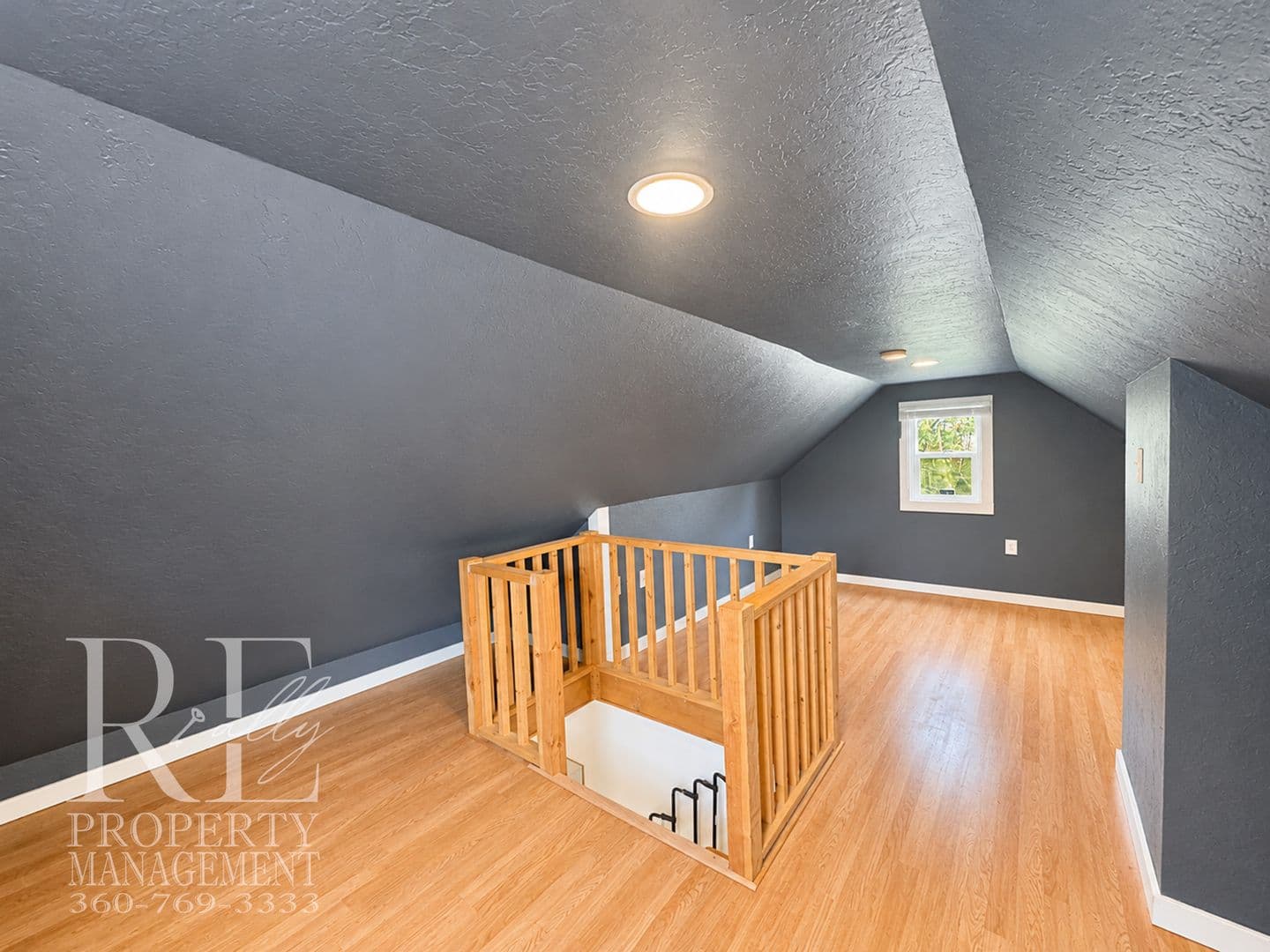 Bremerton House: 1510 Bloomington Ave