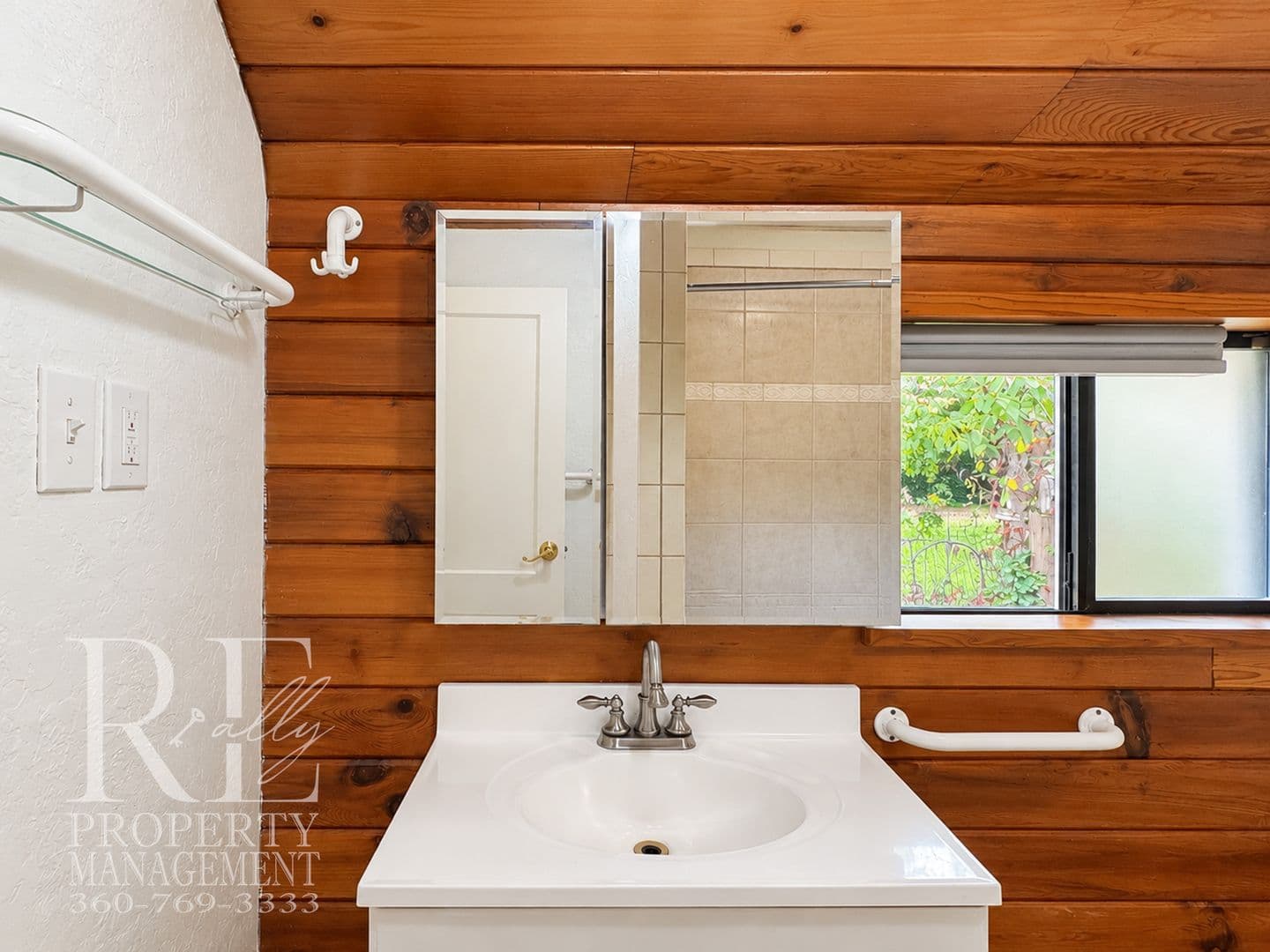 Bremerton House: 1510 Bloomington Ave