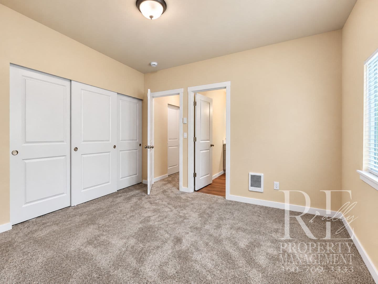 Port Orchard Townhome: 2306 SE Lund Ave