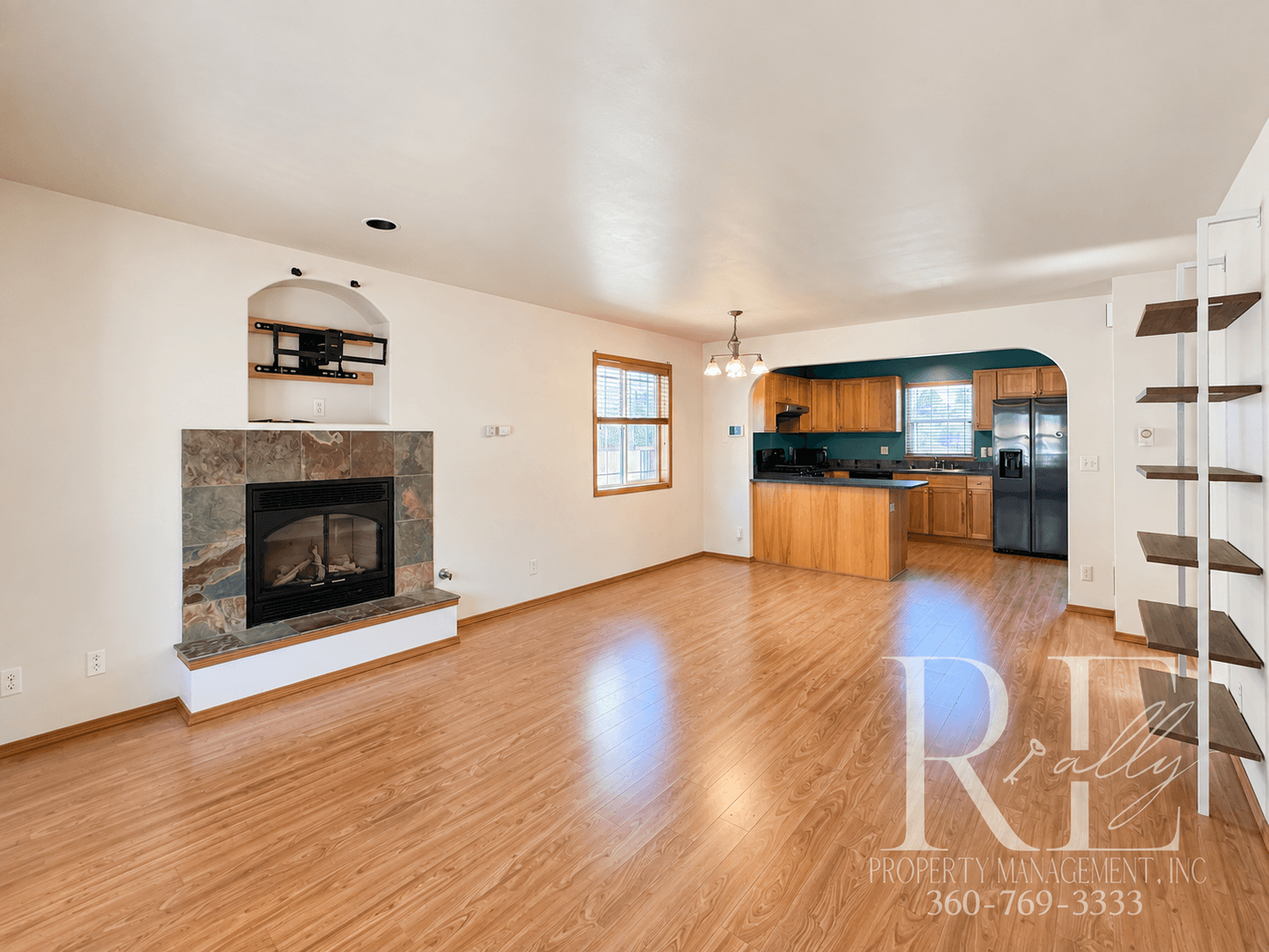 Bremerton House: 114 Wycoff Ave N
