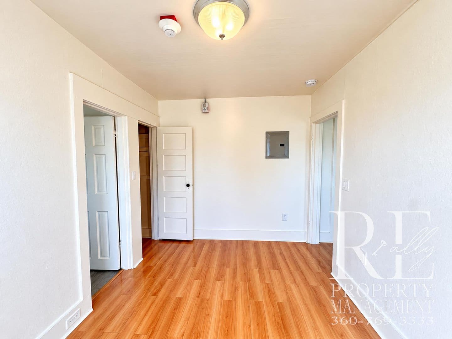 Bremerton Apartment: 902 Pleasant Ave - Unit 2