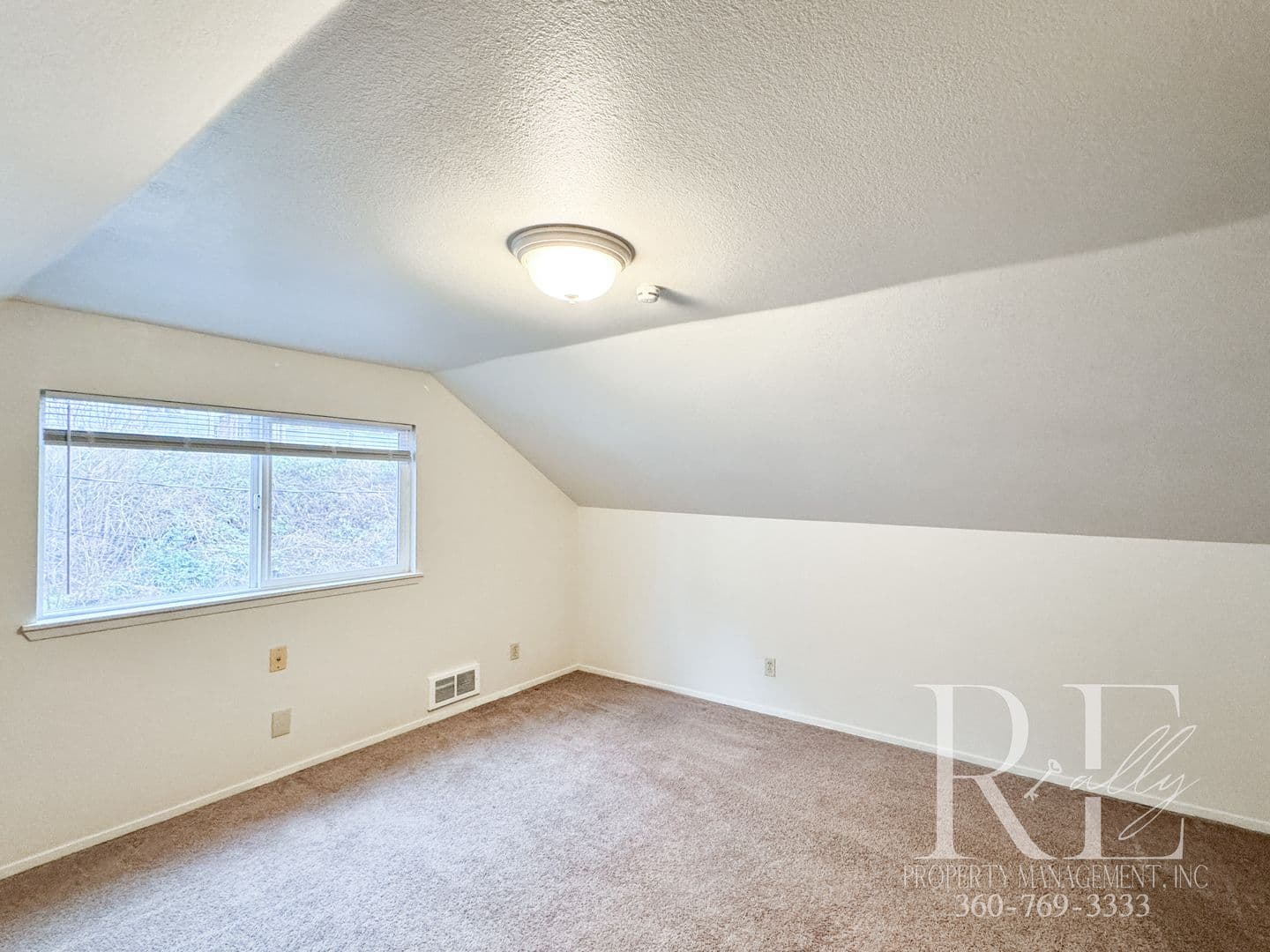 Bremerton House: 1215 Evans Ave W