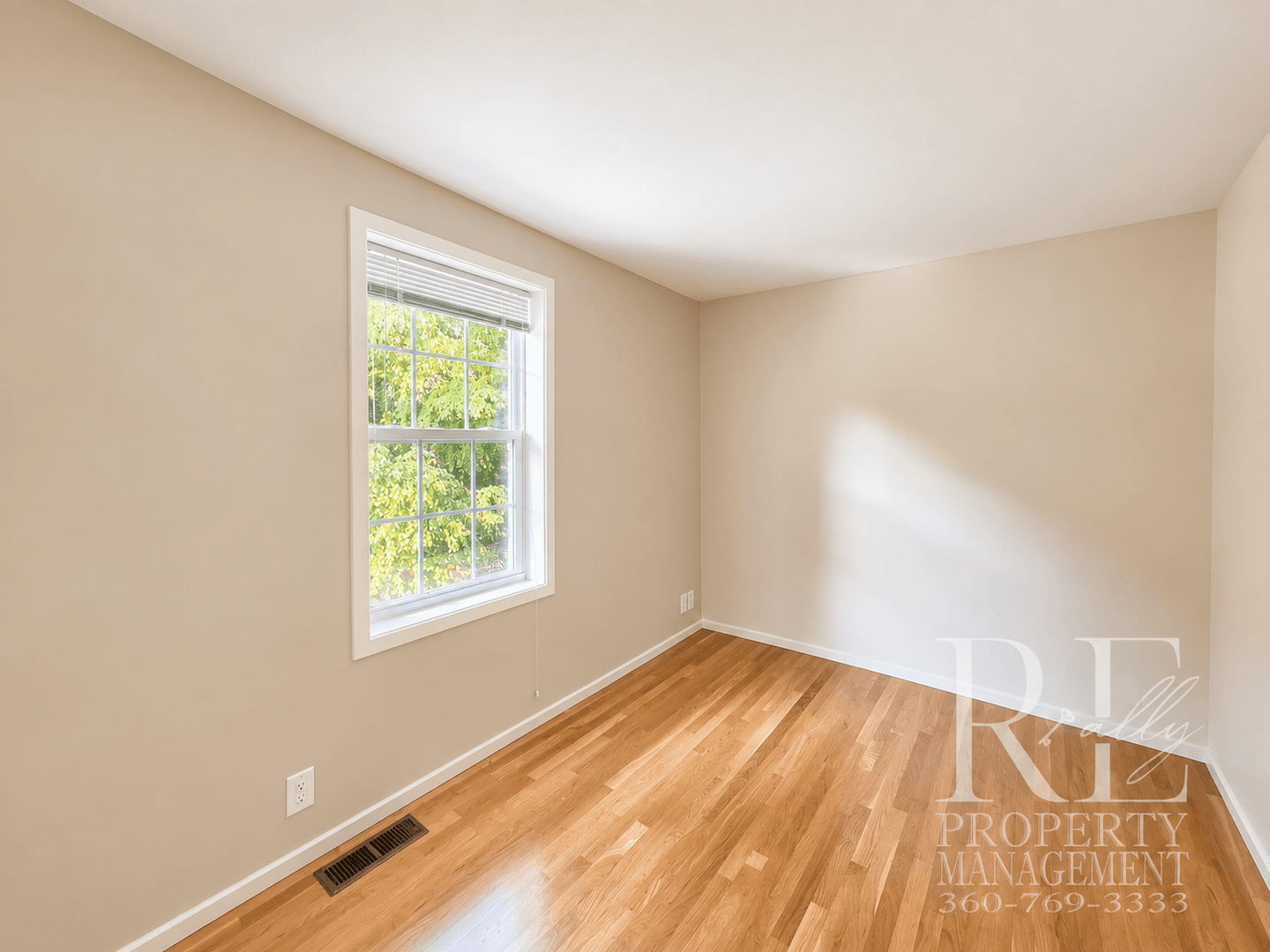 Bainbridge Island Apartment: 14444 Sunrise Drive NE - ADU