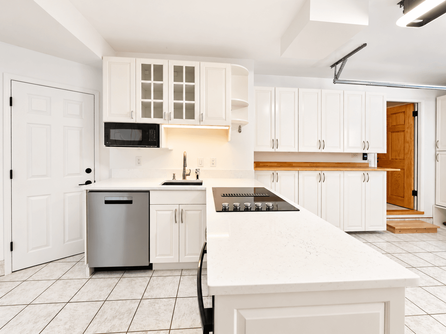 Bainbridge Island Apartment: 14444 Sunrise Drive NE - ADU