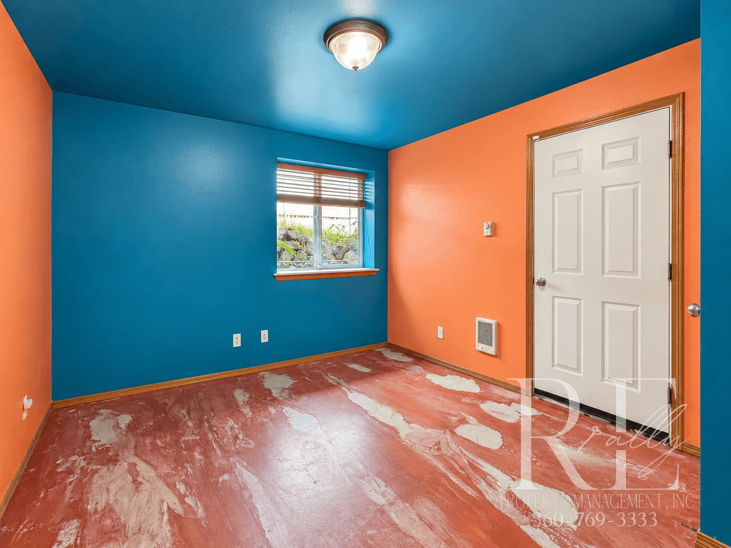 Bremerton House: 114 Wycoff Ave N