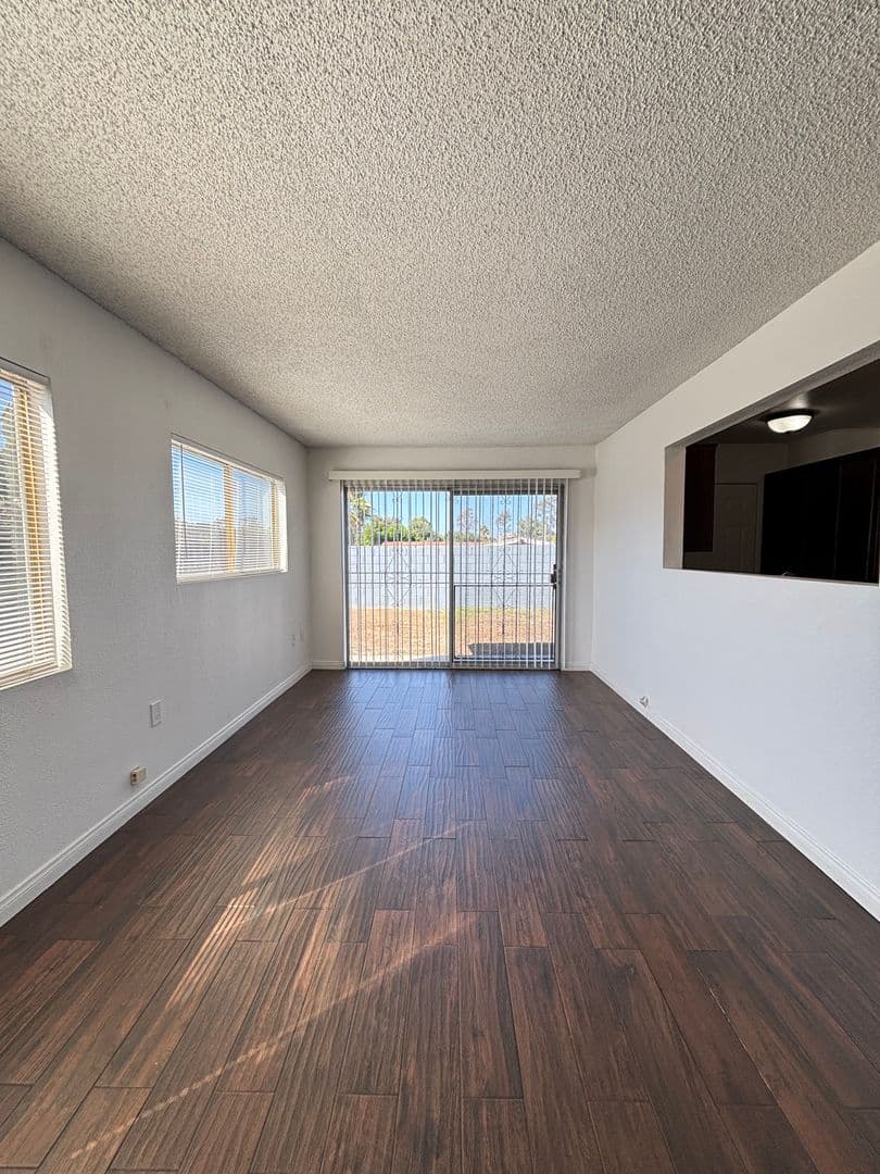 San Diego House: 3688 Agosto St