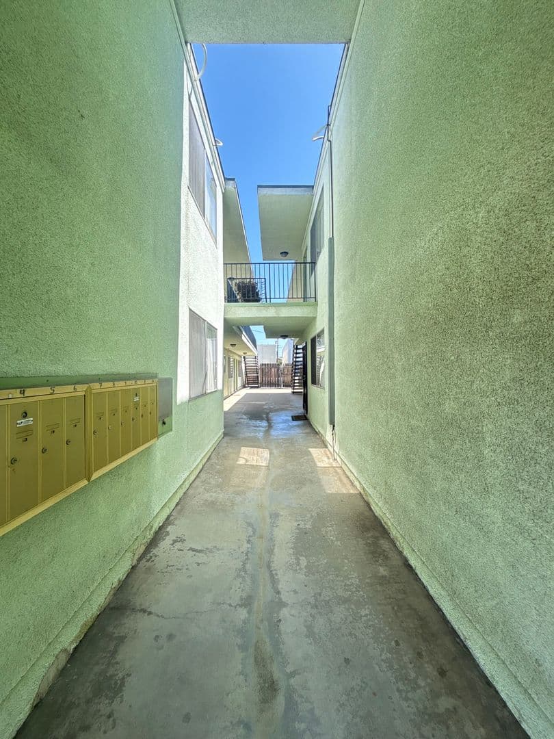 Imperial Beach Apartment: 639 10th Street