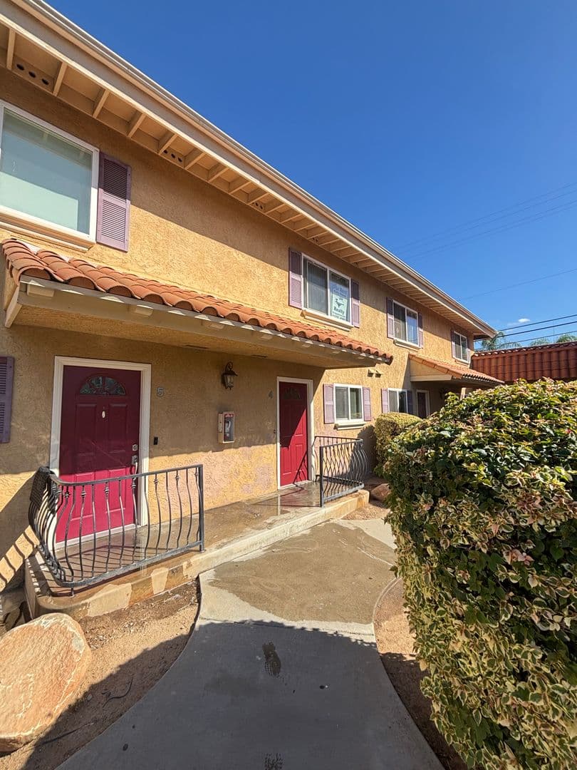 El Cajon Condo: 792 N Mollison Avenue # 4