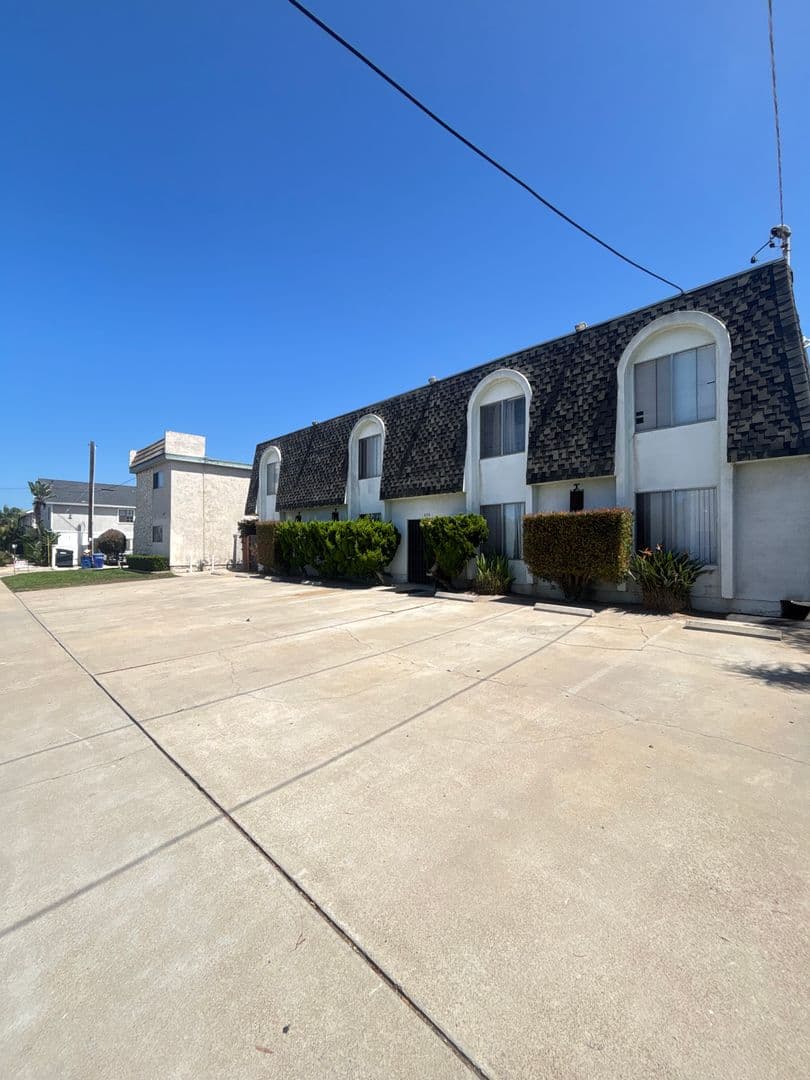 Imperial Beach Apartment: 639 10th Street