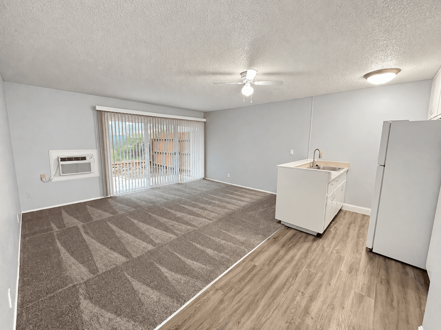 Carmichael Apartment: 5914 Stanley Ave