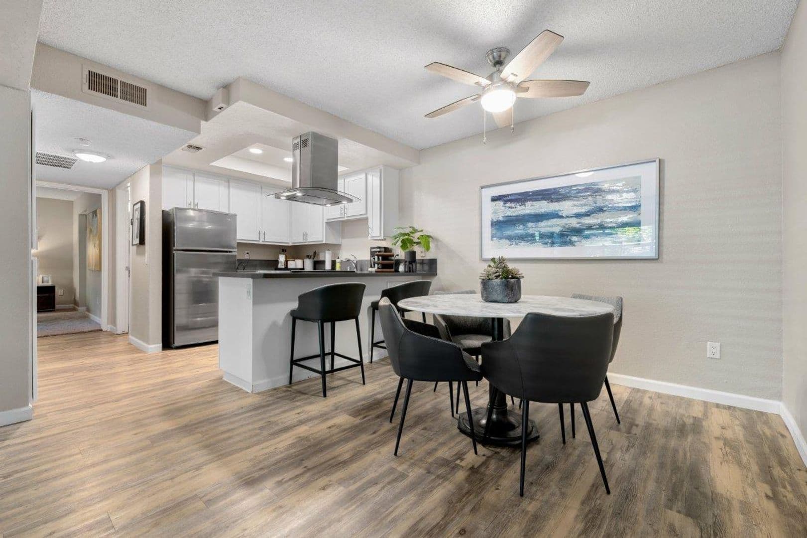 Roseville Apartment: 425 Cirby Way