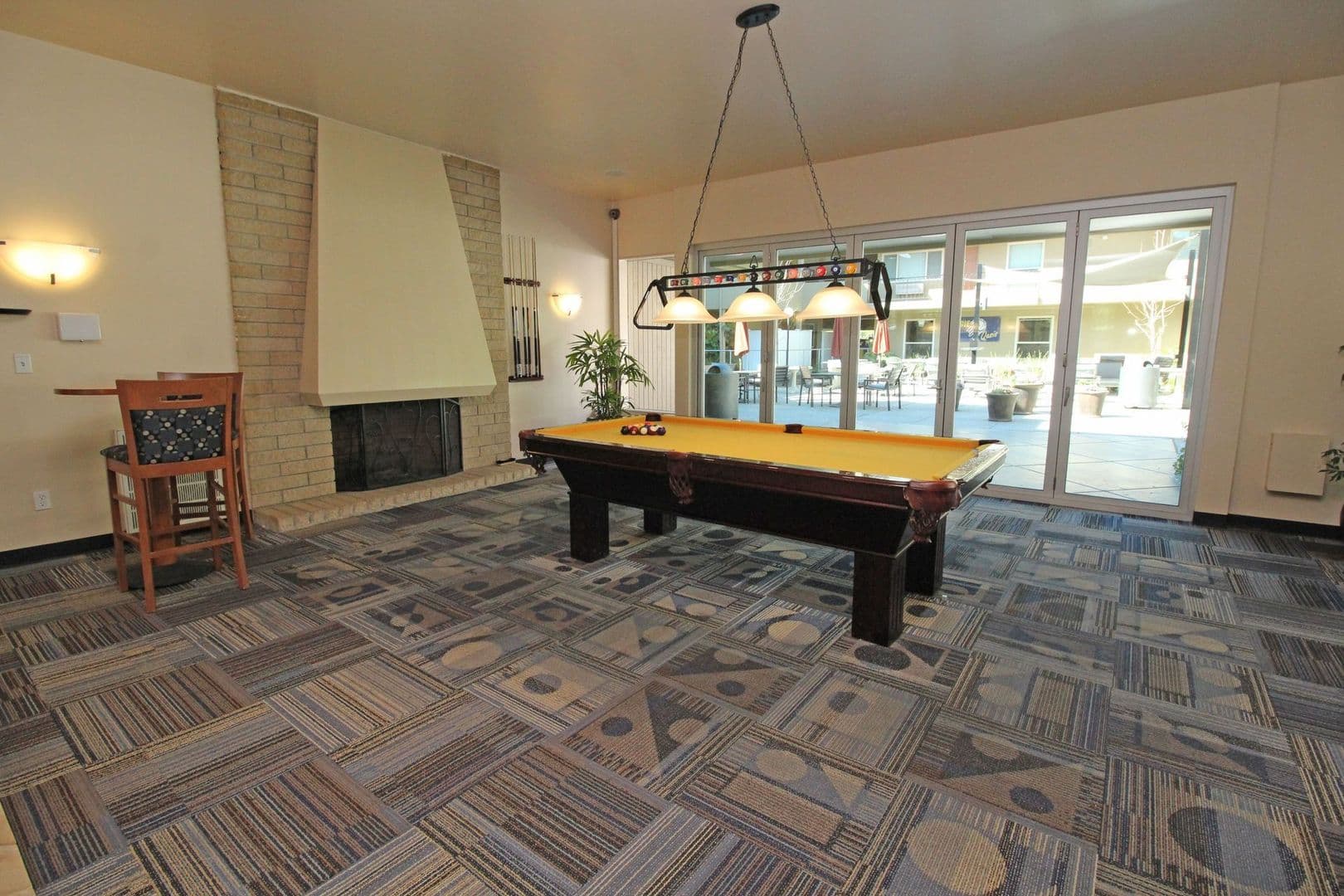 Davis Apartment: 515 Sycamore Lane