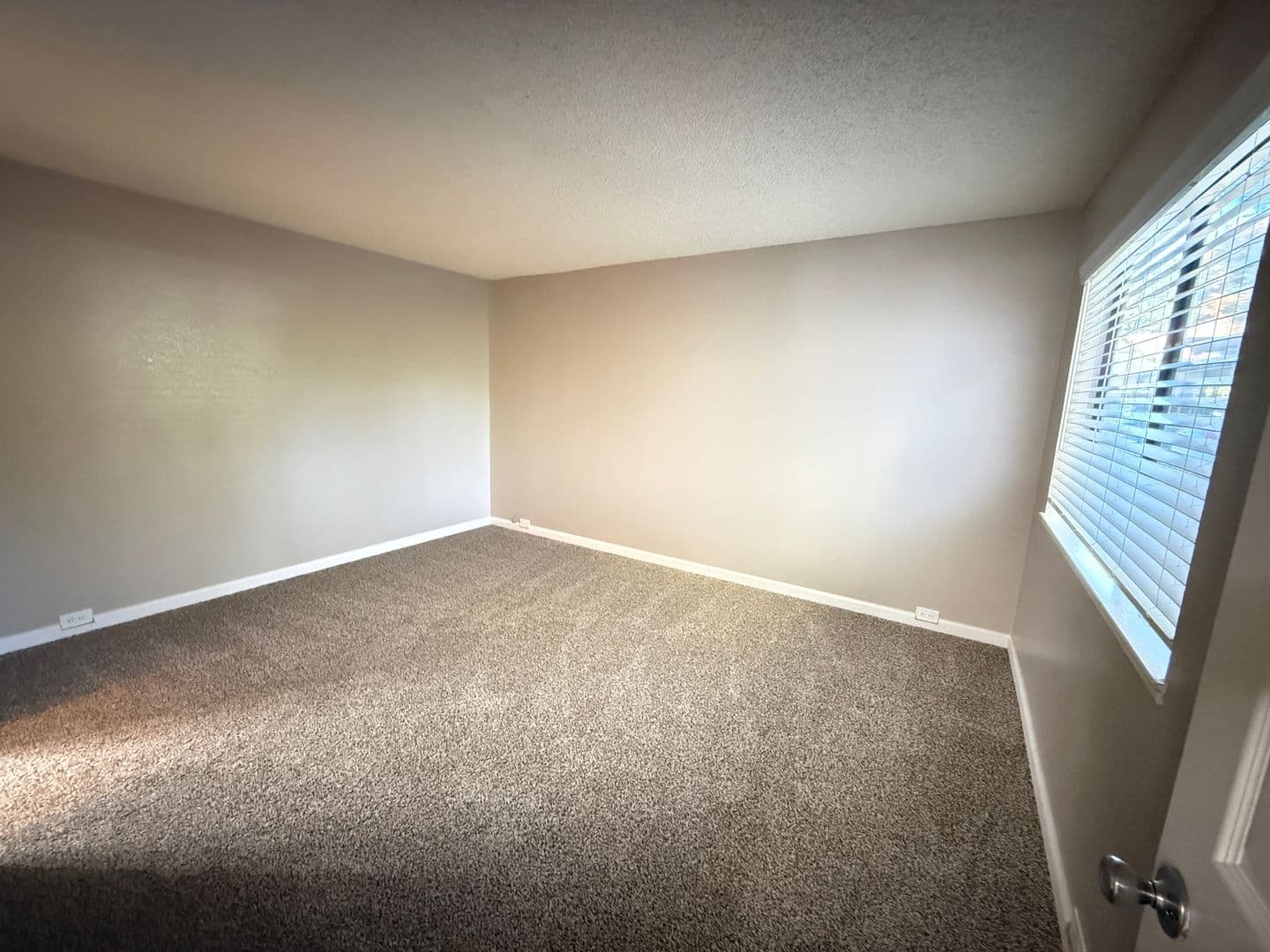 Carmichael Apartment: 5420 El Camino Ave