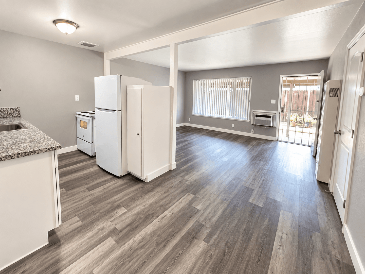 Carmichael Apartment: 5914 Stanley Ave