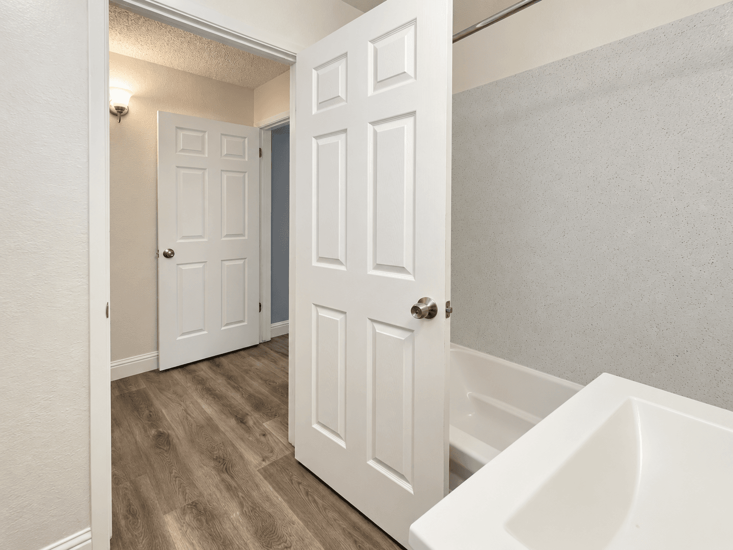 Sacramento Apartment: 1930 Wright Street