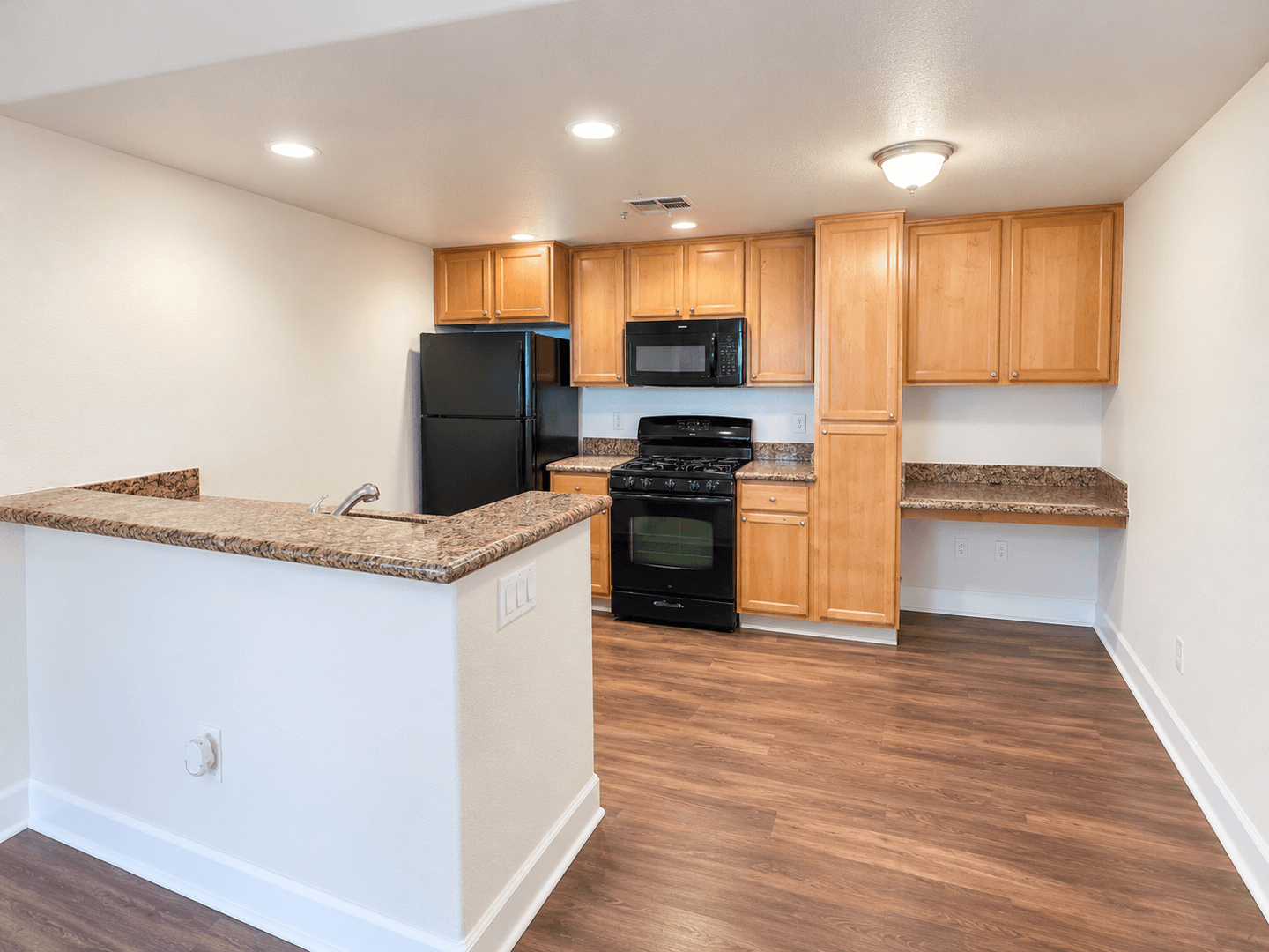 Roseville Apartment: 1501 Secret Ravine Pkwy