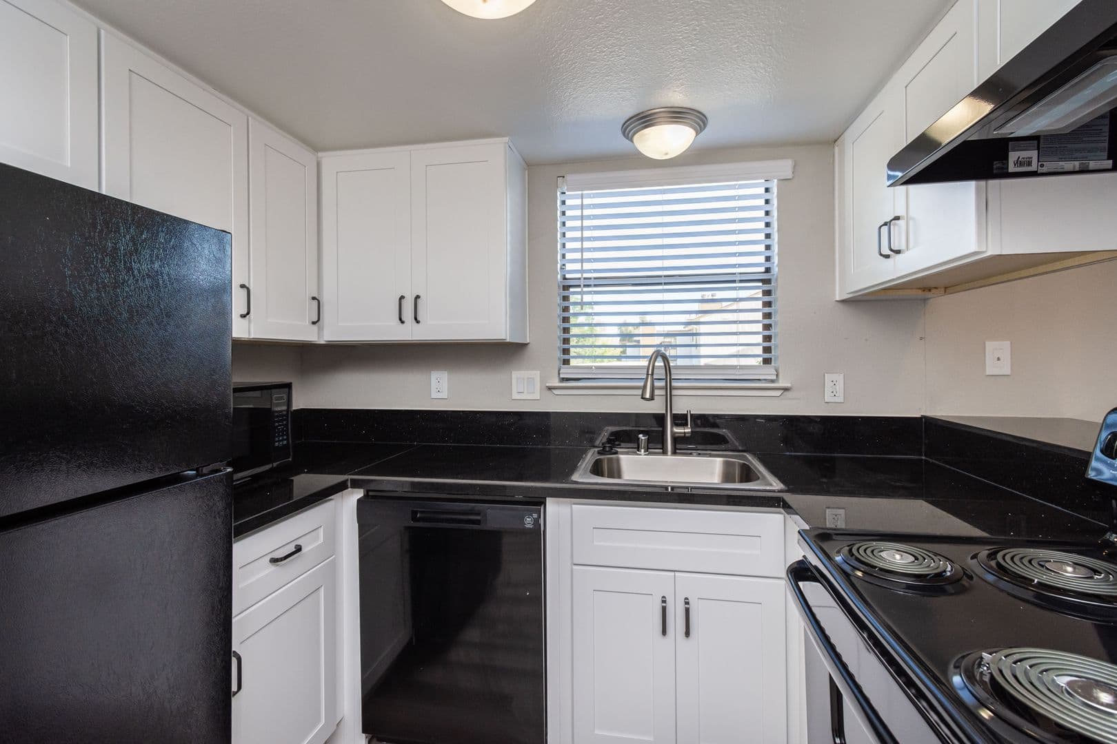 Citrus Heights Apartment: 7969 Pebble Beach Dr