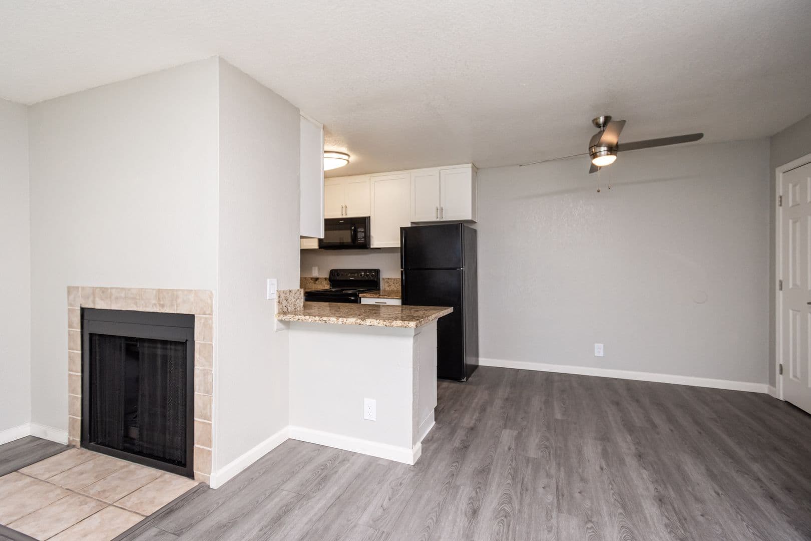 Rancho Cordova Apartment: 2707 La Verta Court
