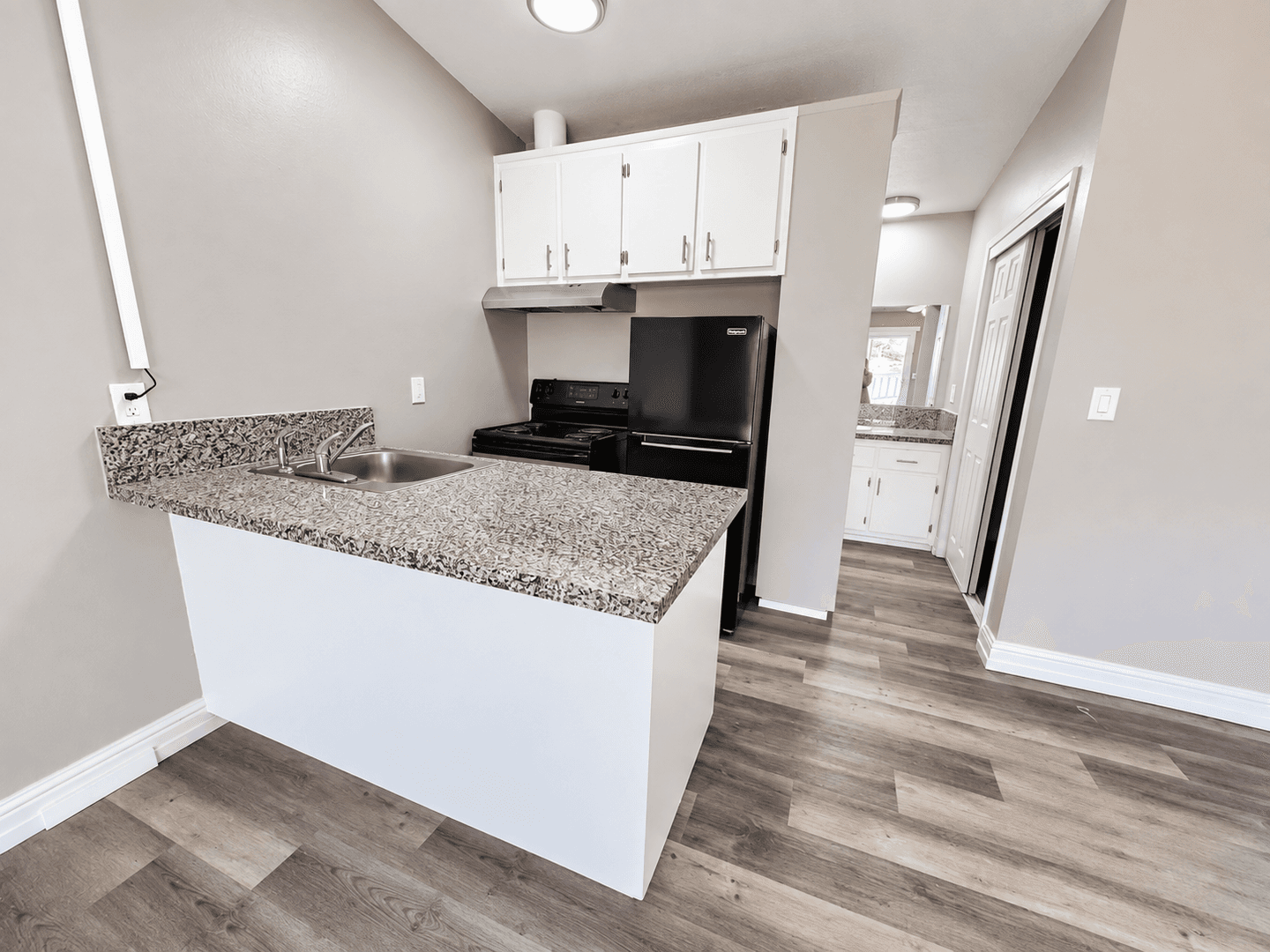 Carmichael Apartment: 5914 Stanley Ave