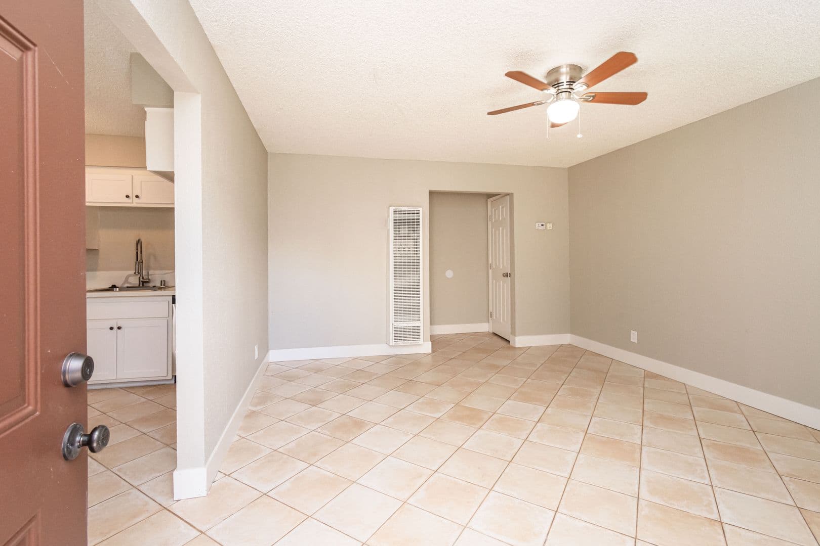 Sacramento Apartment: 1580 Morse Avenue