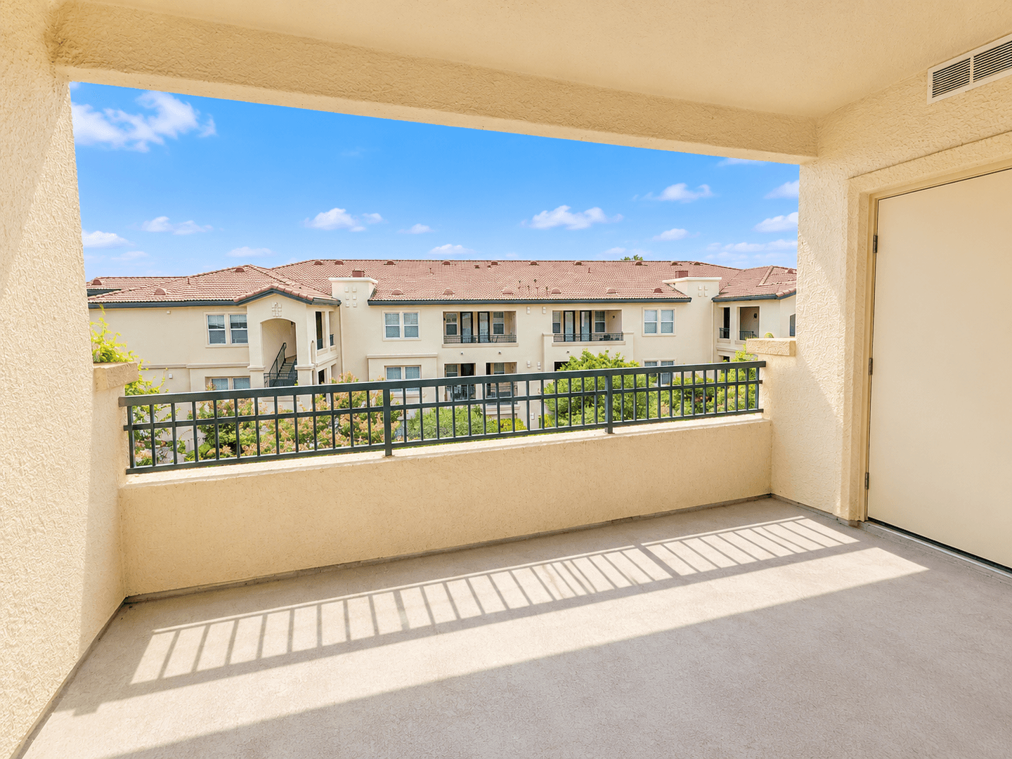 Roseville Apartment: 1501 Secret Ravine Pkwy