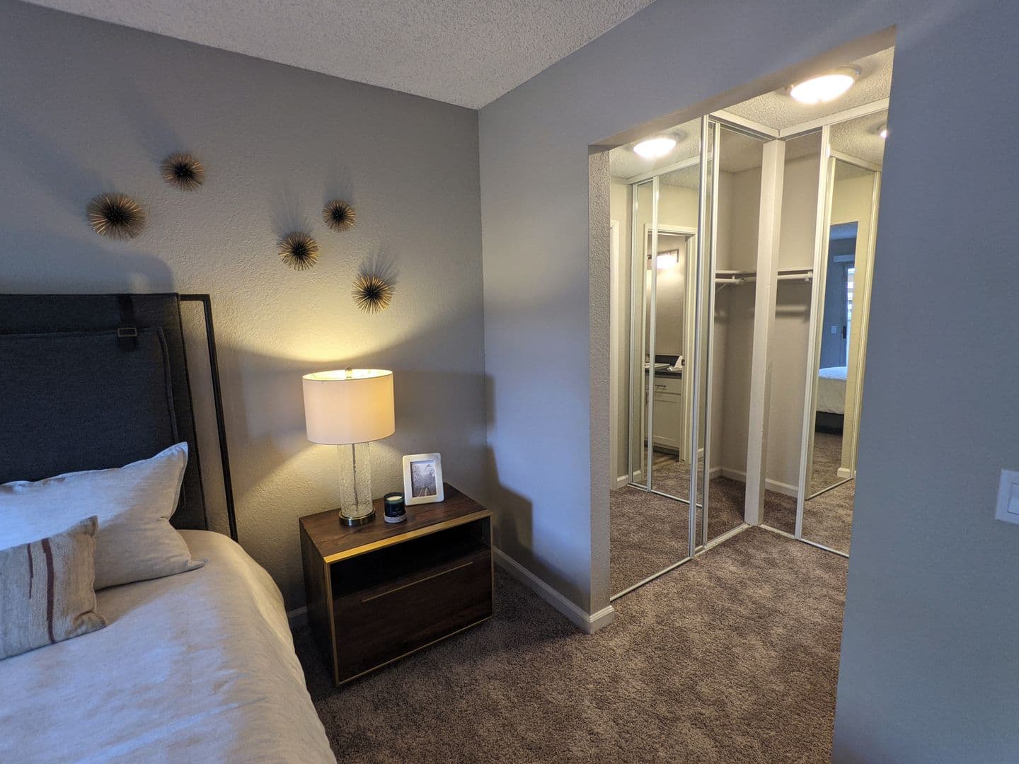 Roseville Apartment: 425 Cirby Way