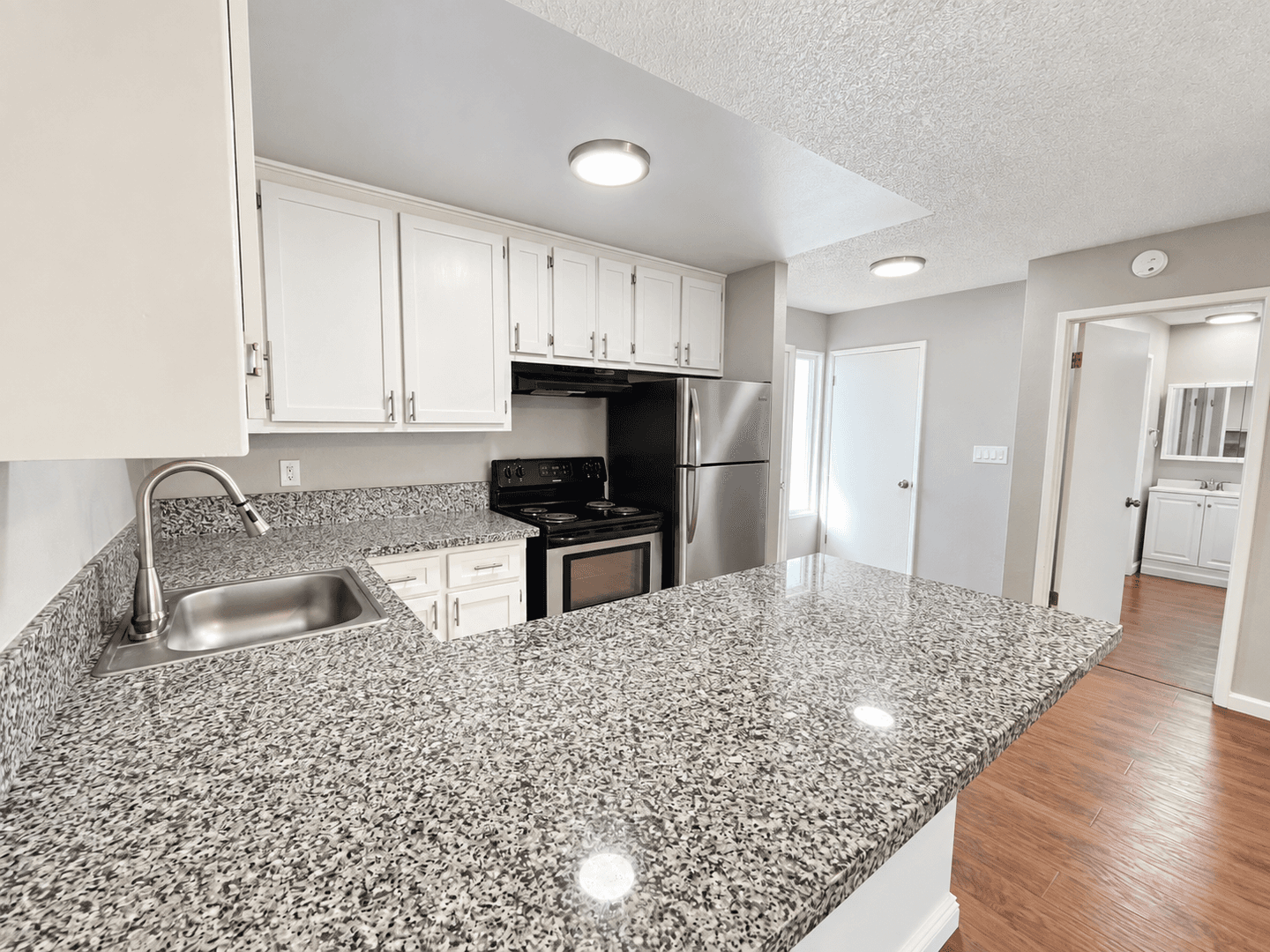 Carmichael Apartment: 5914 Stanley Ave