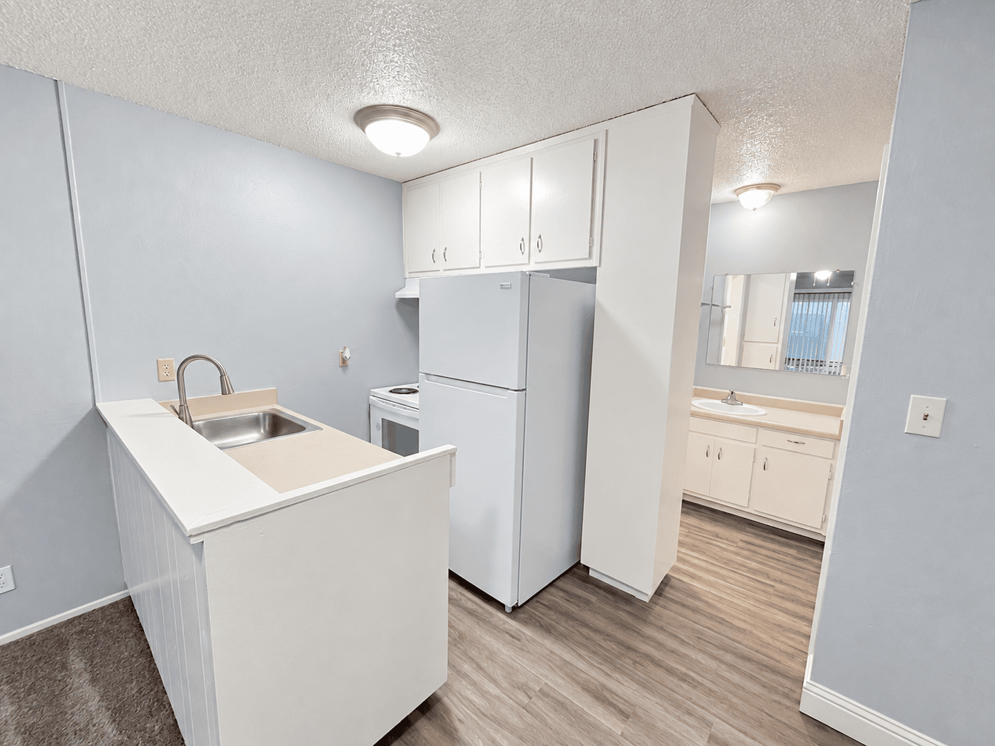Carmichael Apartment: 5914 Stanley Ave
